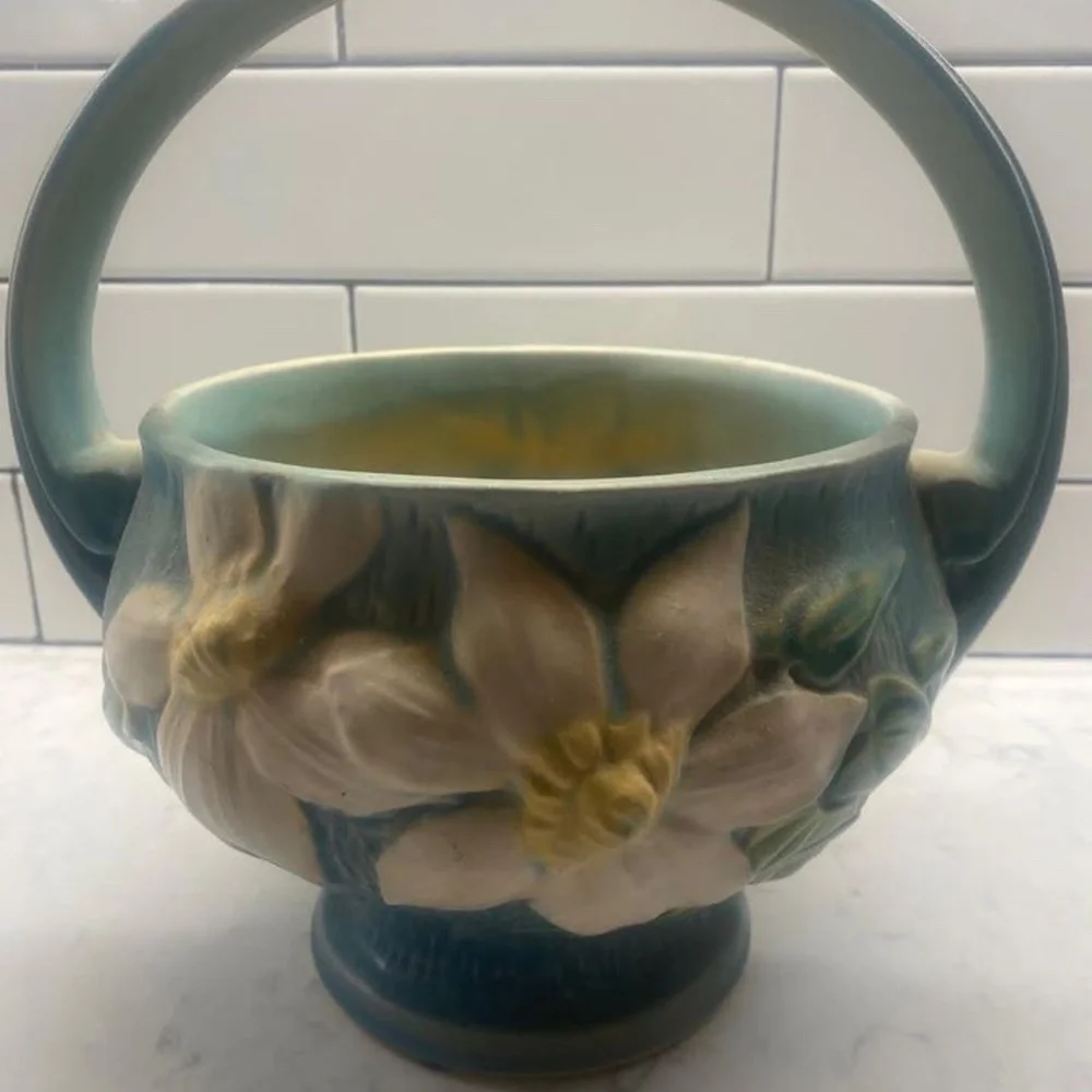 Roseville Pottery #389-10, Clematis Basket - Picture 2 of 8